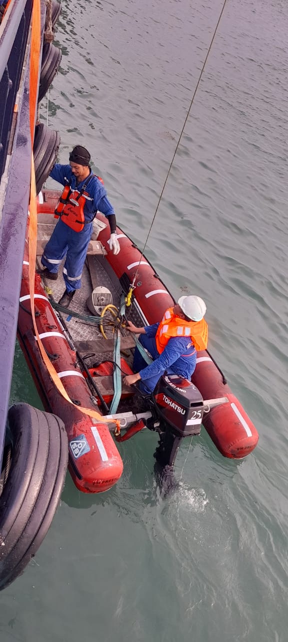 Rescue boat test Photo