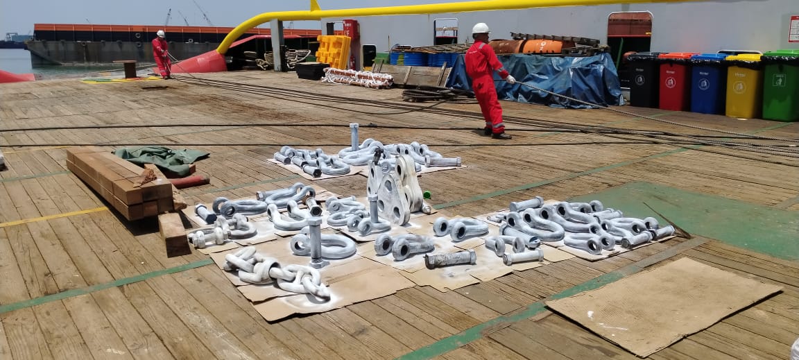 MPI  shackle Photo